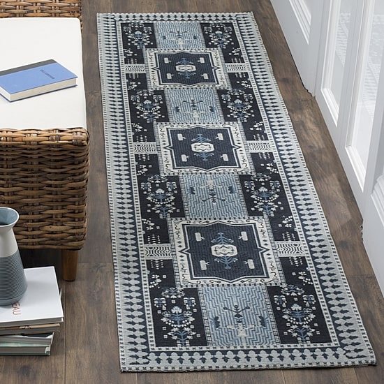 Safavieh Classic Vintage Collection Waylon Geometric Runner Rug