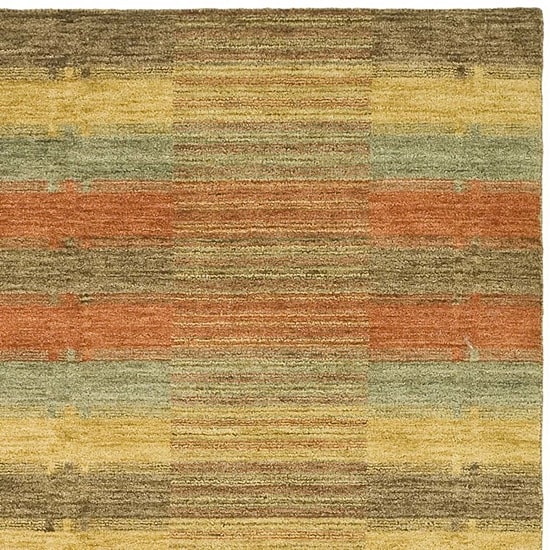 Safavieh Himalaya Collection Garnet Geometric Area Rug