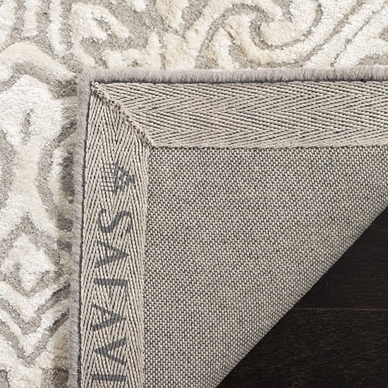 Safavieh Glamour Collection Aubrey Damask Square Area Rug