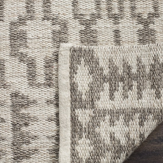 Safavieh Kilim Collection Blazhe Geometric Area Rug