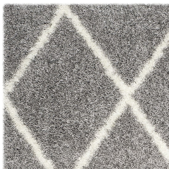 Safavieh Montreal Shag Collection Doriane Geometric Runner Rug